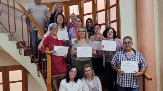Alumnado de Tobarra (Albacete) tras la finalización de uno de los cursos.